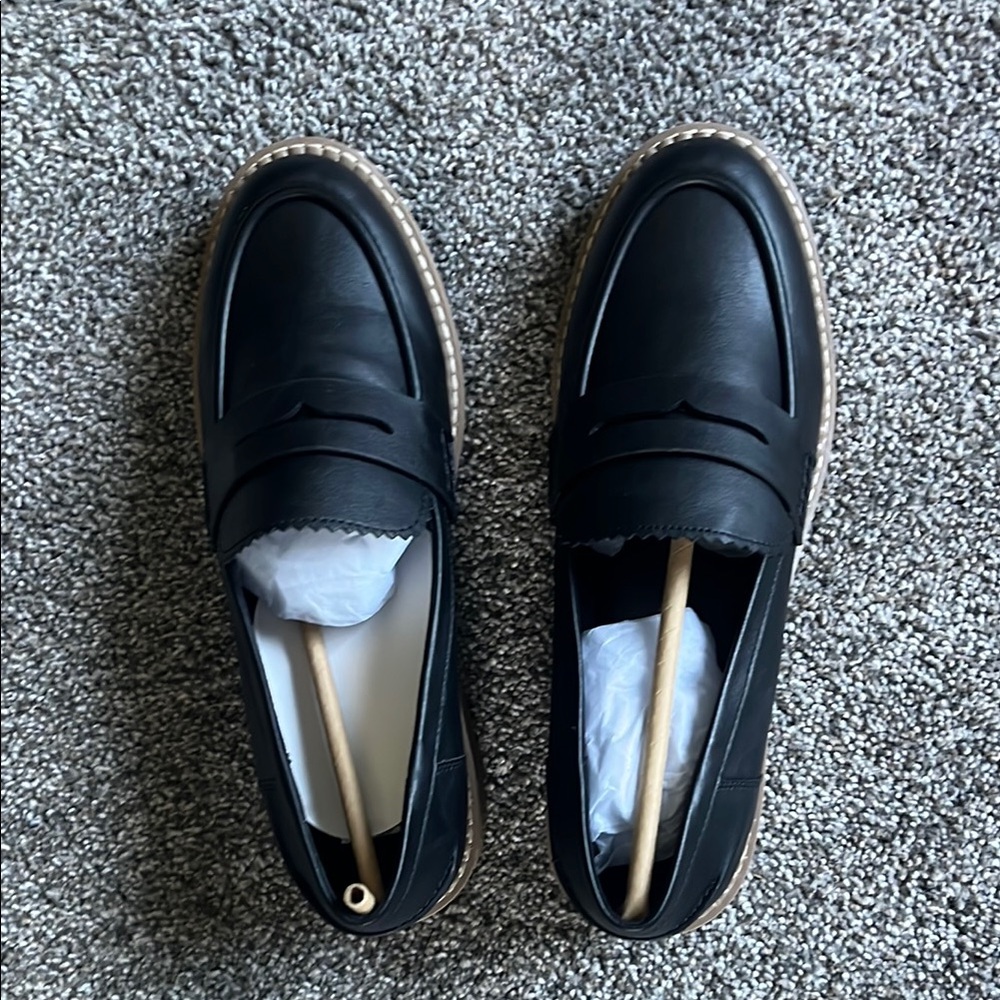 Classic Black Loafers for Women - Picture 4 of 5